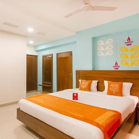 Vaccinated Staff - Oyo 11400 The Down Town Suites Χιντεραμπάντ Εξωτερικό φωτογραφία