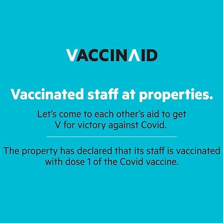 Vaccinated Staff - Oyo 11400 The Down Town Suites Χιντεραμπάντ Εξωτερικό φωτογραφία