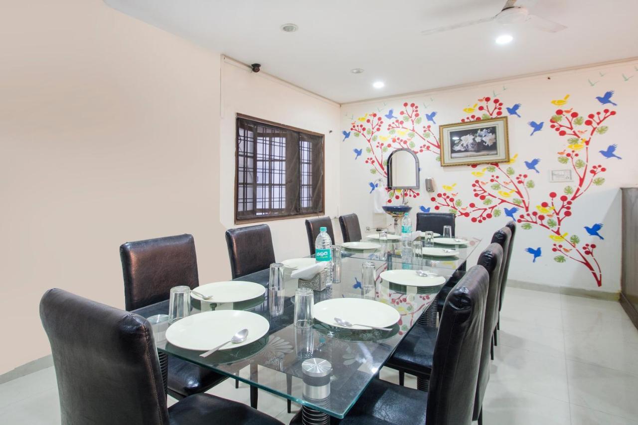 Vaccinated Staff - Oyo 11400 The Down Town Suites Χιντεραμπάντ Εξωτερικό φωτογραφία