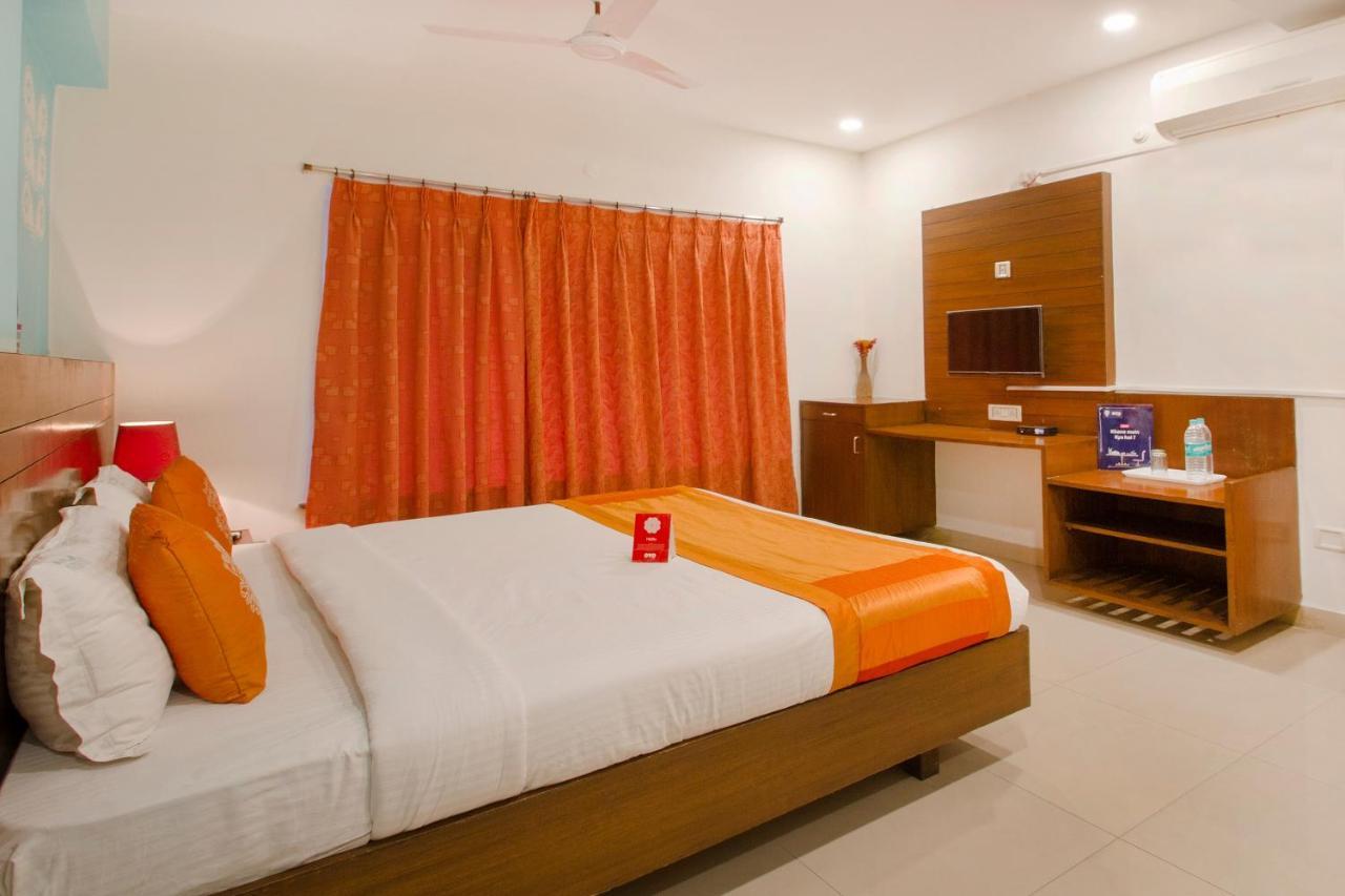 Vaccinated Staff - Oyo 11400 The Down Town Suites Χιντεραμπάντ Εξωτερικό φωτογραφία