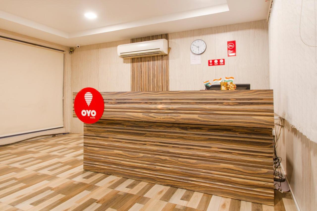 Vaccinated Staff - Oyo 11400 The Down Town Suites Χιντεραμπάντ Εξωτερικό φωτογραφία