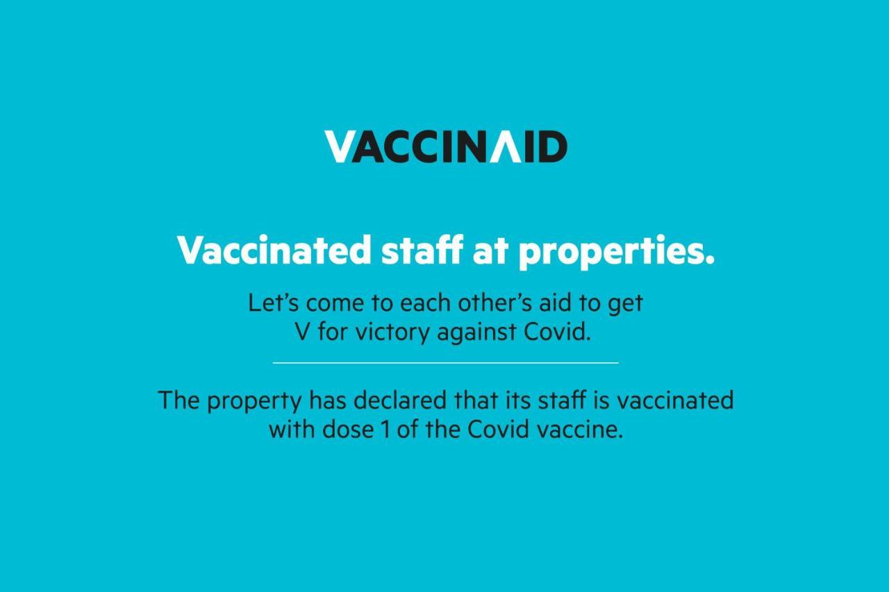 Vaccinated Staff - Oyo 11400 The Down Town Suites Χιντεραμπάντ Εξωτερικό φωτογραφία