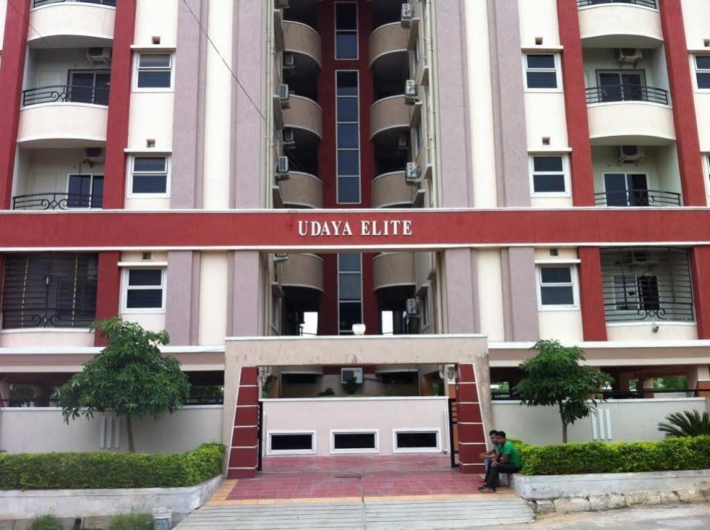 Vaccinated Staff - Oyo 11400 The Down Town Suites Χιντεραμπάντ Εξωτερικό φωτογραφία